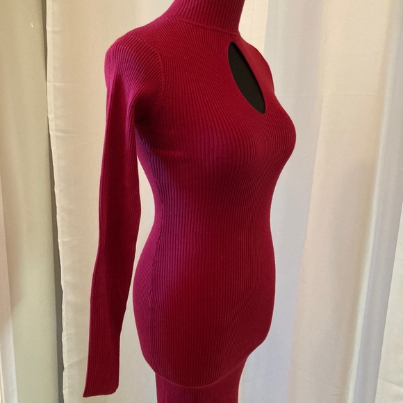 Keyhole Bodycon XS long sleeve dress - Picture 2 of 3
